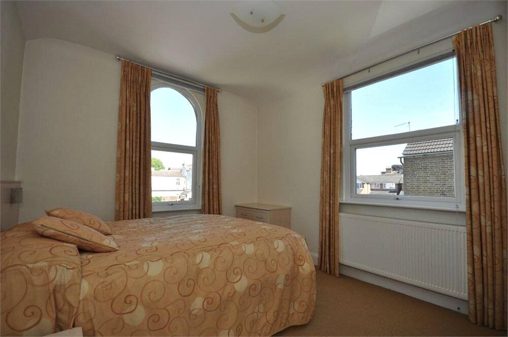 House in Twickenham - View 5