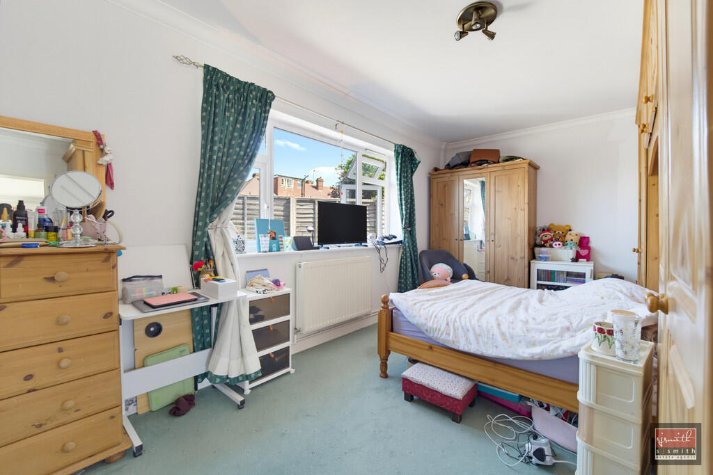 House in Spelthorne, Surrey - View 5