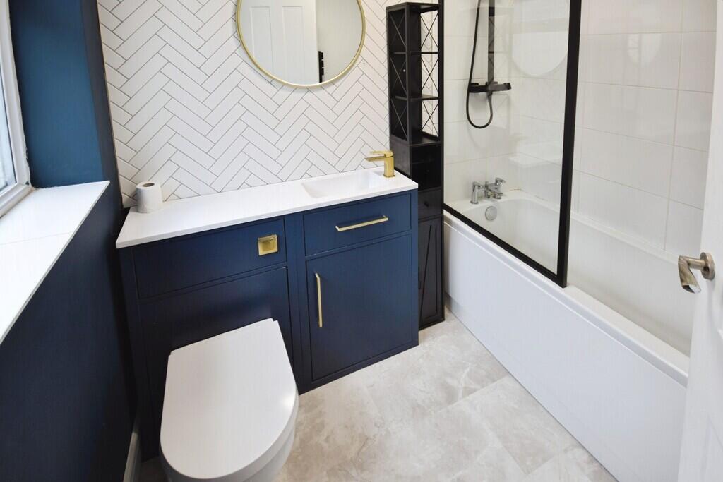 House in Stoke-on-Trent - More