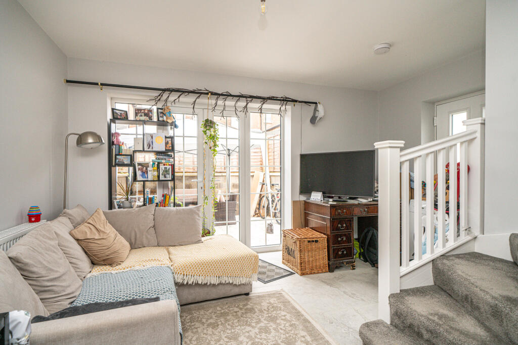 Apartment in Hemel Hempstead - View 3