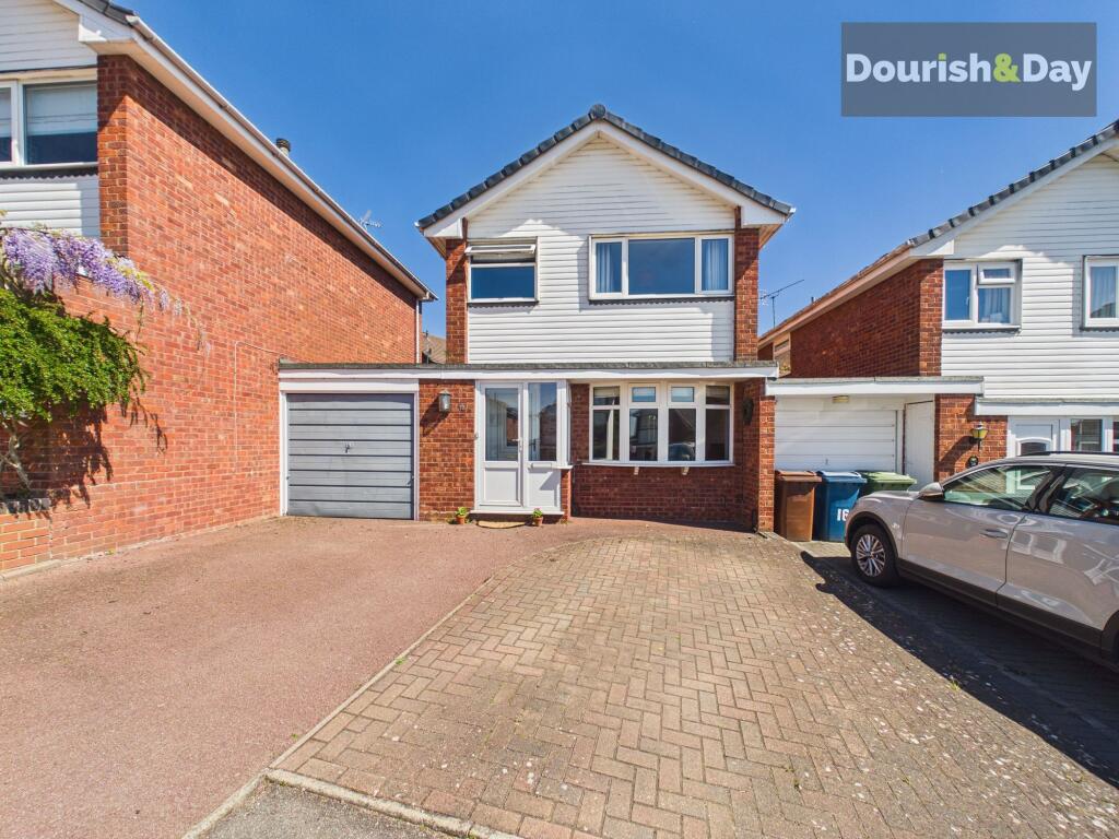3-bed detached on Wentworth Drive, Stafford, ST16, £250,000