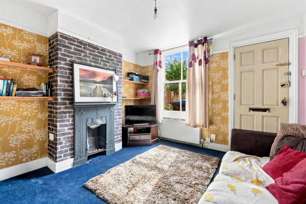 House in Bishop's Stortford, Hockerill - View 4