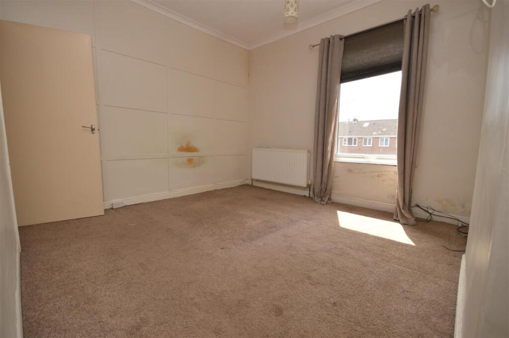 House in Wakefield, West Yorkshire - More