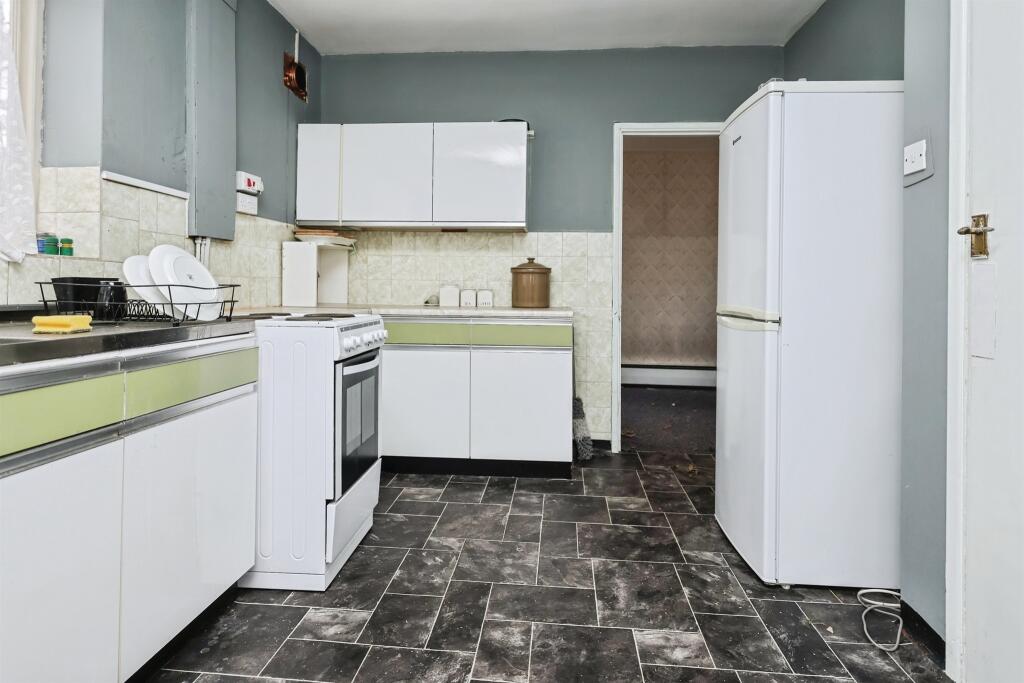 House in Birmingham, West Midlands - More