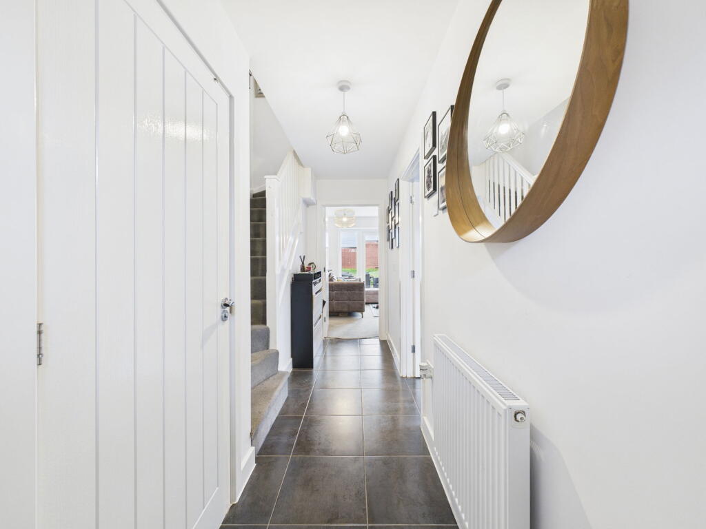 Larkspur Drive, Calne photo 5