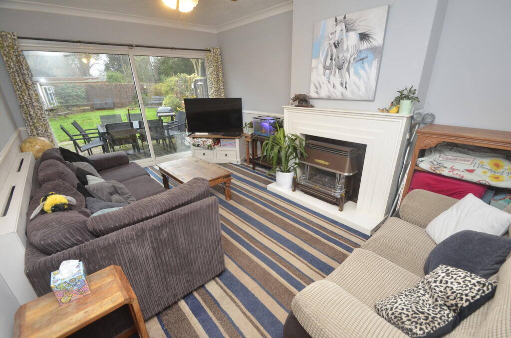 Newbourne Gardens, Felixstowe photo 2