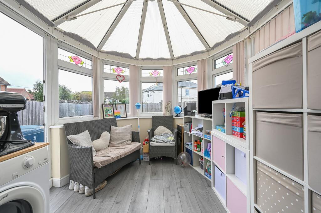 Green Grove, Hailsham, BN27 photo 4