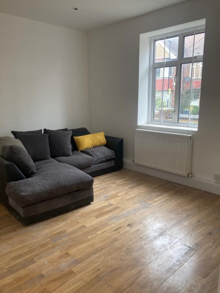 Main image of property: Kings Avenue, London, SW4