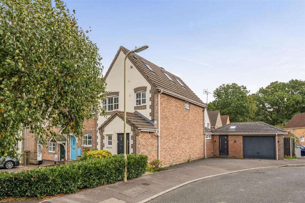 Main image of property: John Bunyan Close, Whiteley, Fareham