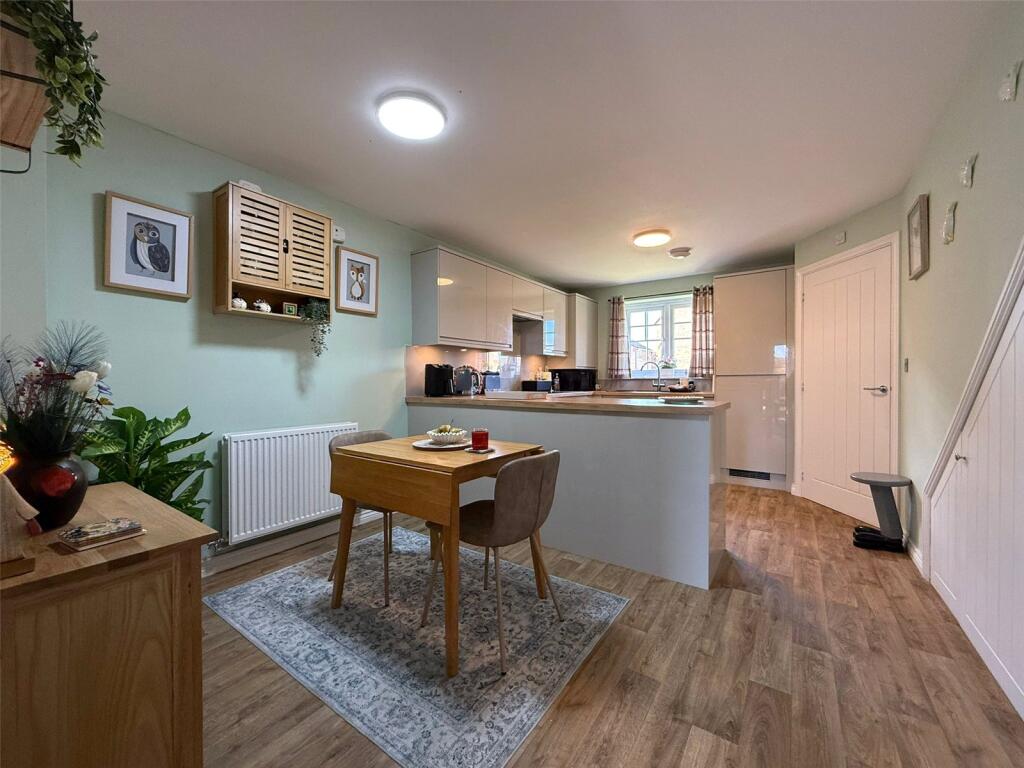 Apple Tree Road, Sowerby, Thirsk, North Yorkshire, YO7 photo 2