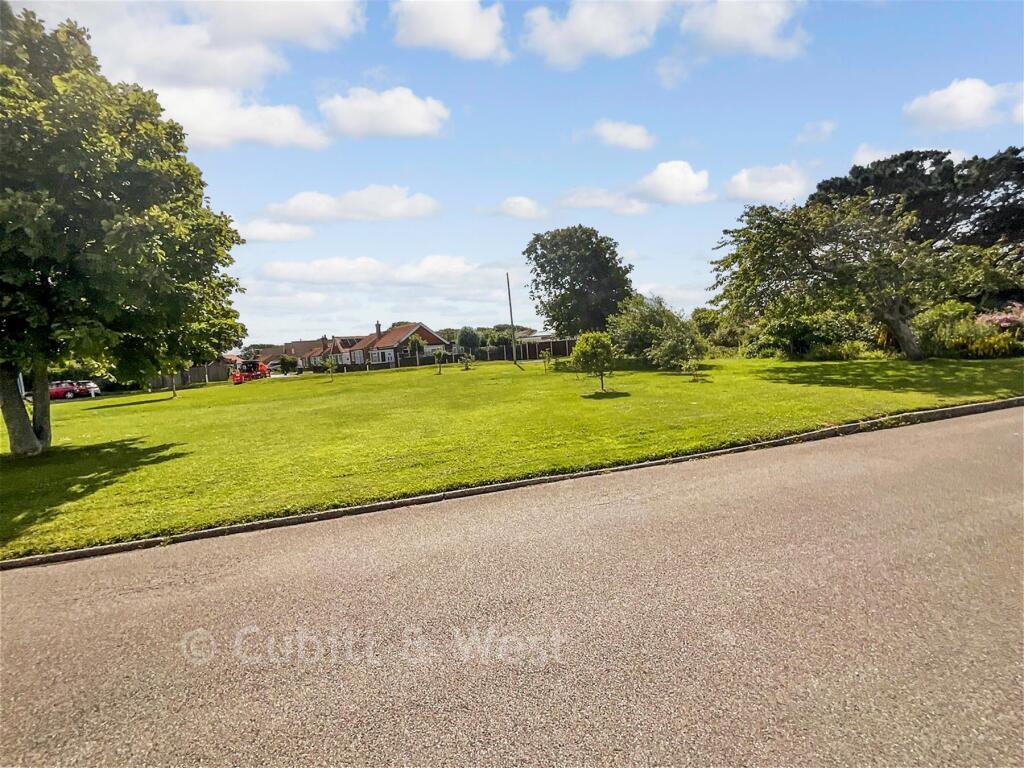 House in Havant, Sea View, South Hayling - View 4