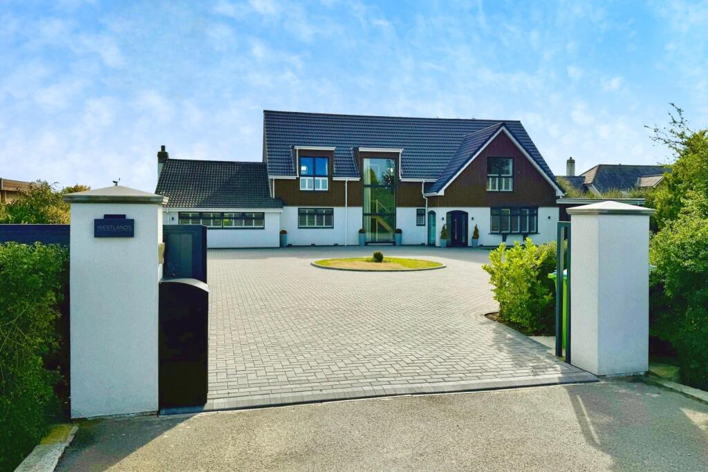 Main image of property: Main Road, Wyton, Hull, HU11 4DJ