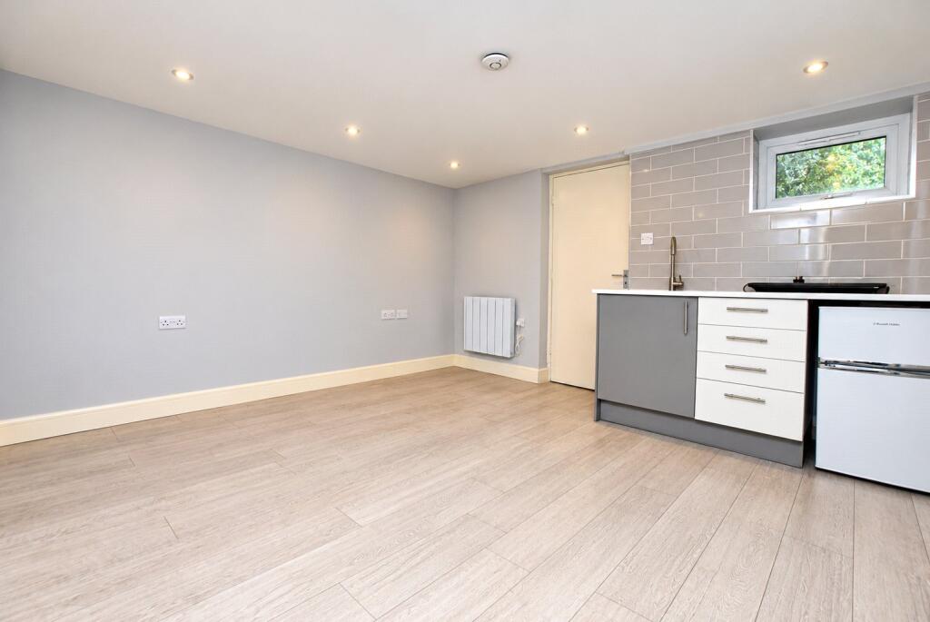 House in Guildford - View 5