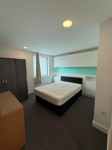 Apartment in Birmingham, West Midlands - View 5