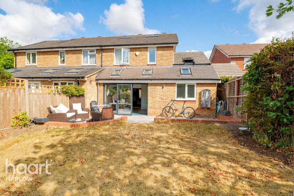 House in Harlow, Hare Street - View 5