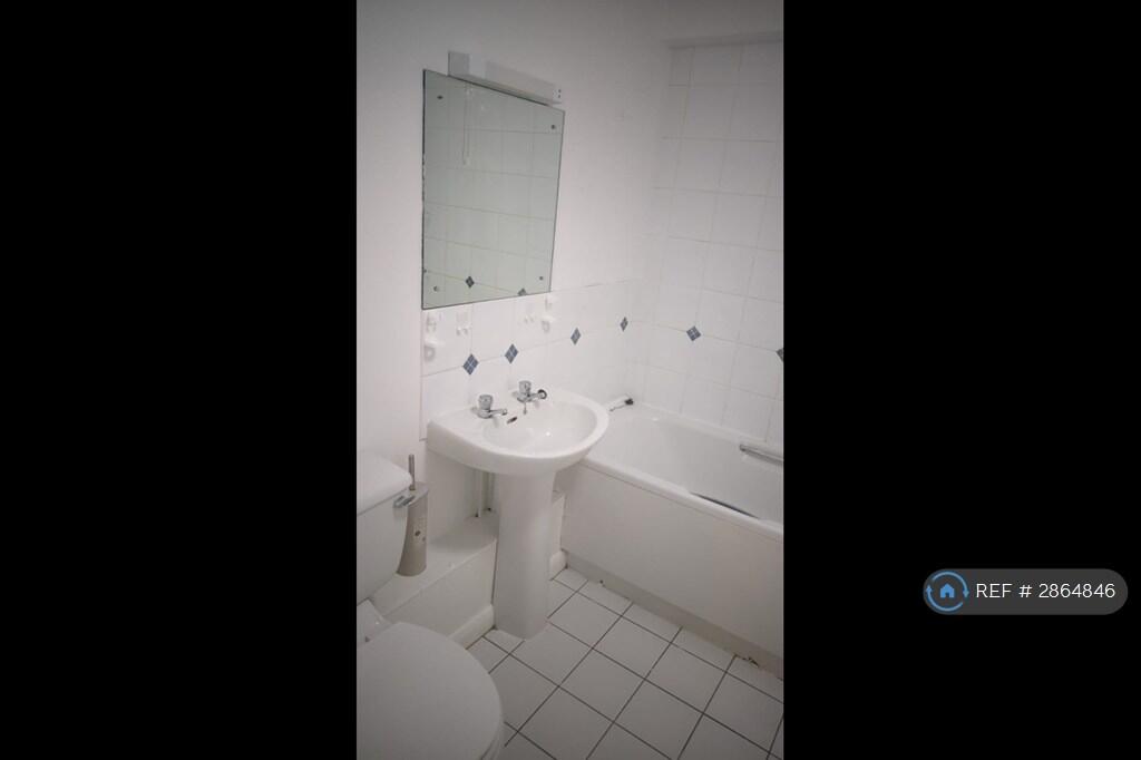 Apartment in Nottingham, Nottinghamshire - View 3