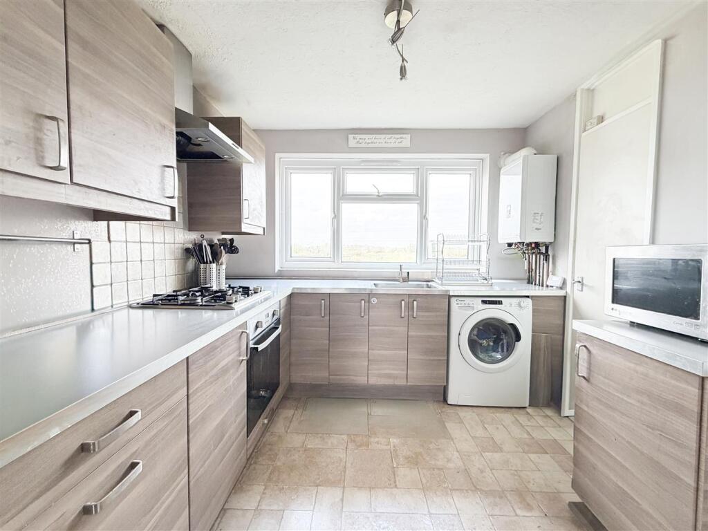 Fletching Road, Eastbourne, BN22 9DX photo 5