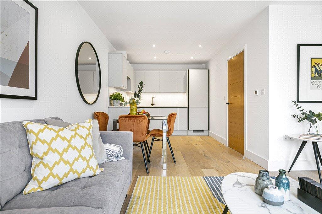 Apartment in London - View 5