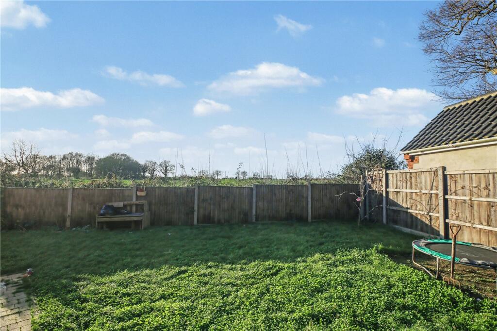 Cranes Meadow, Harleston, Norfolk, IP20 photo 2