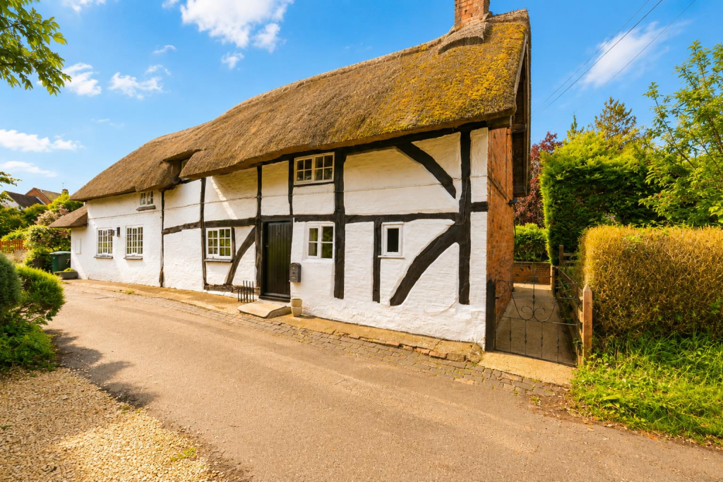 Green Lane, Church Lawford, Rugby - Beautifully Restored - View 2