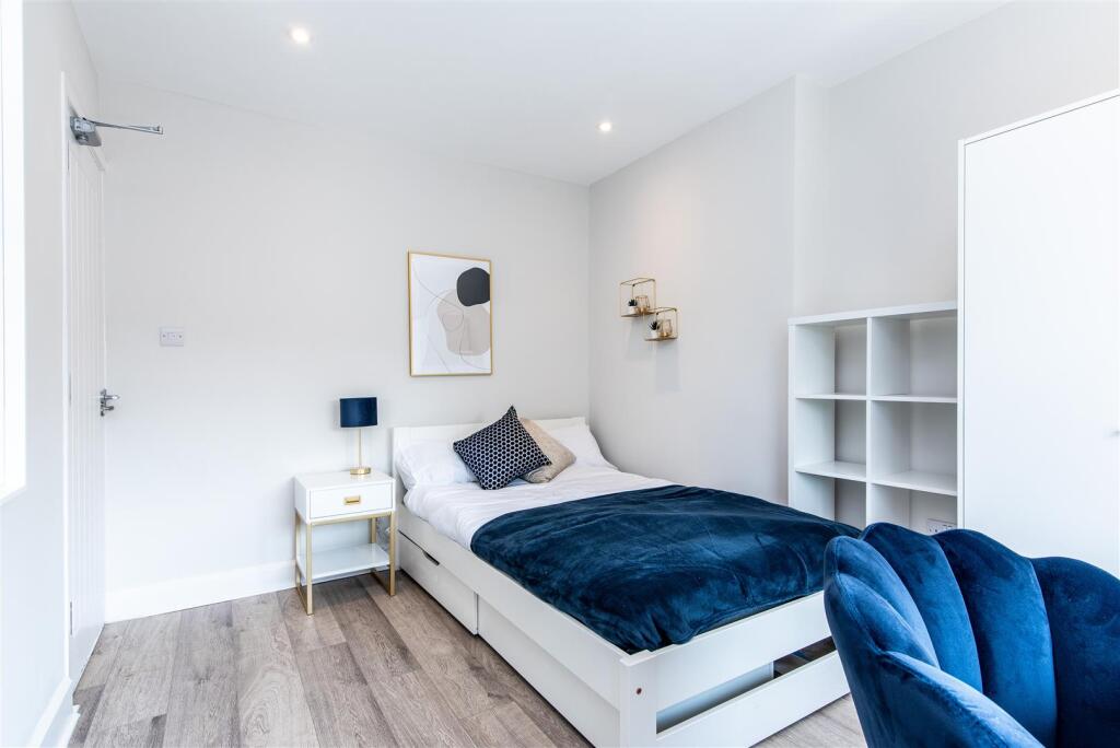 Main image of property: The Nook, Beeston, Nottingham