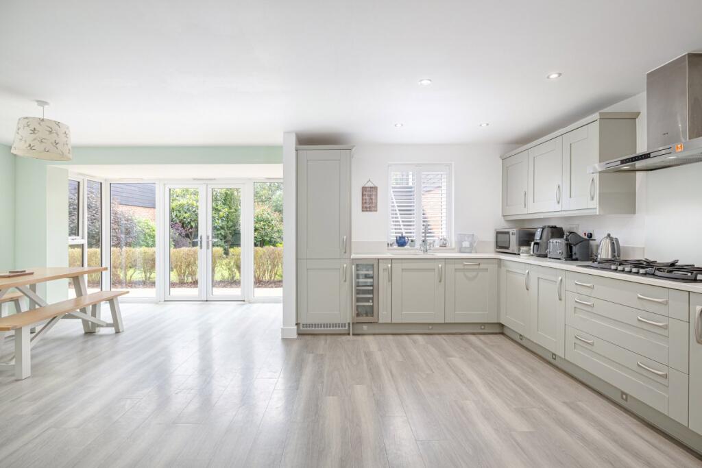 Dellows Close, Elsenham, Bishop's Stortford, Essex, CM22 photo 4