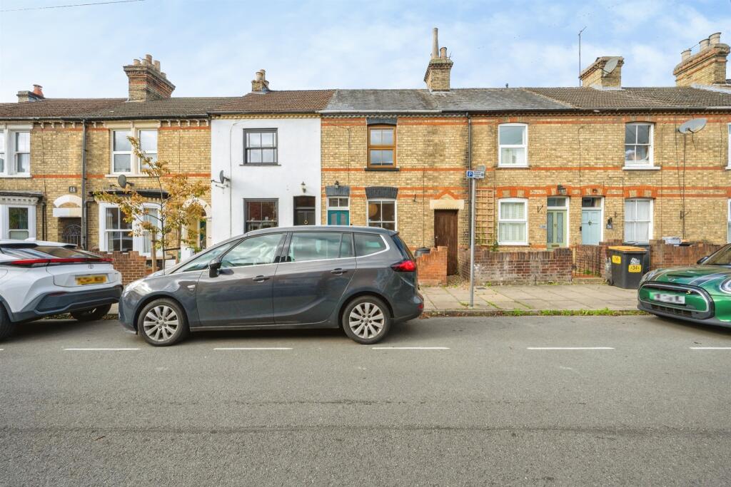 2-bed terraced on Palmerston Street, Bedford, £270,000