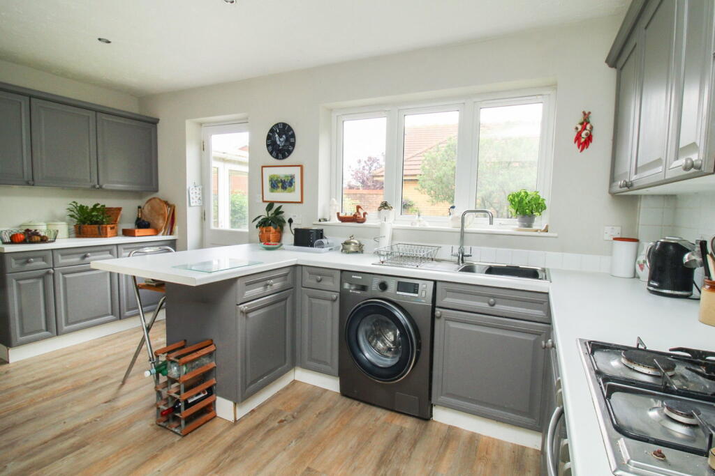 Heron Gardens, Portishead, Bristol, BS20 7BN photo 4