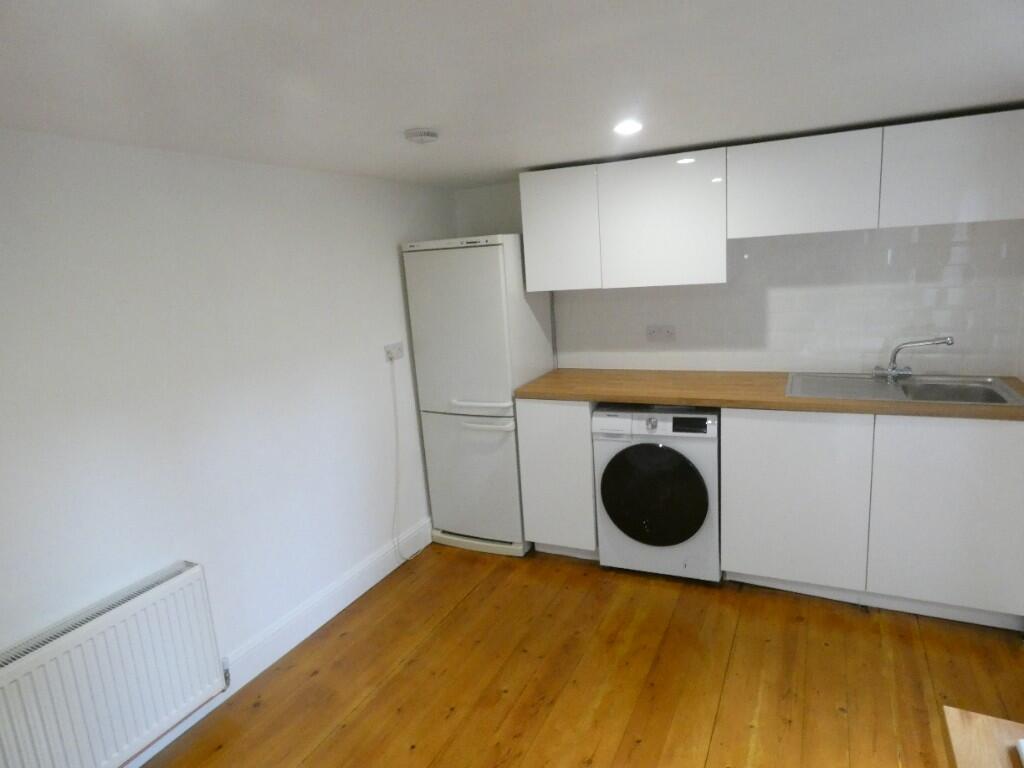 Studio flat for rent