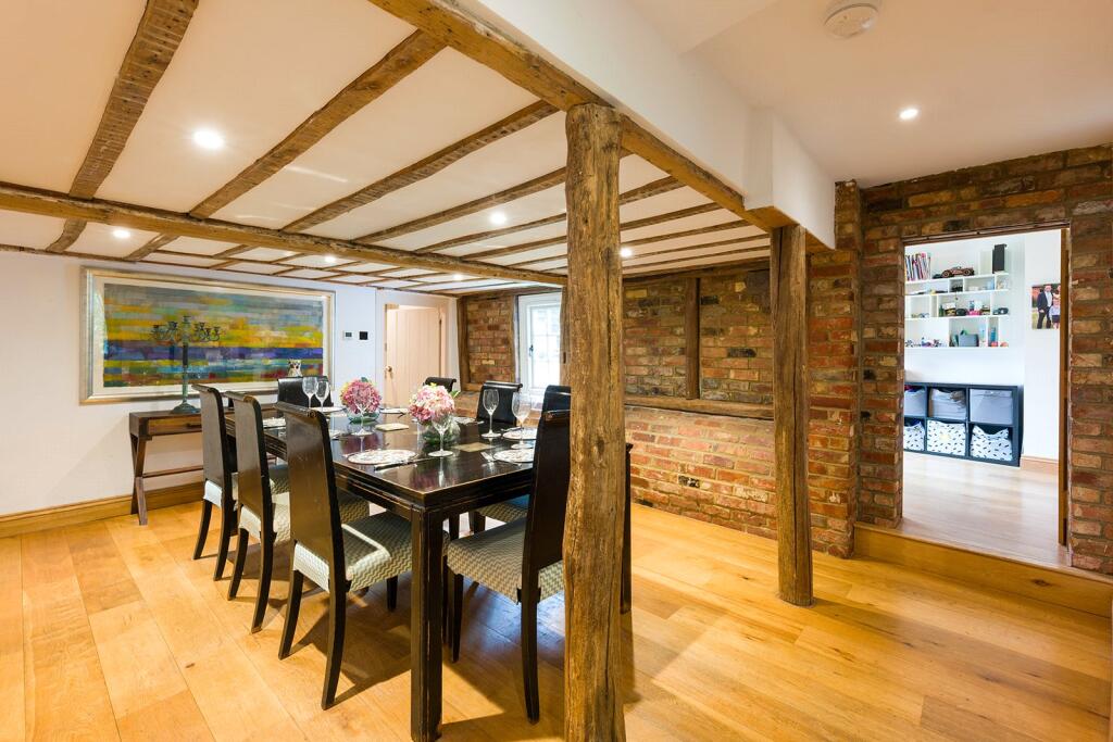 House in Ashampstead - More