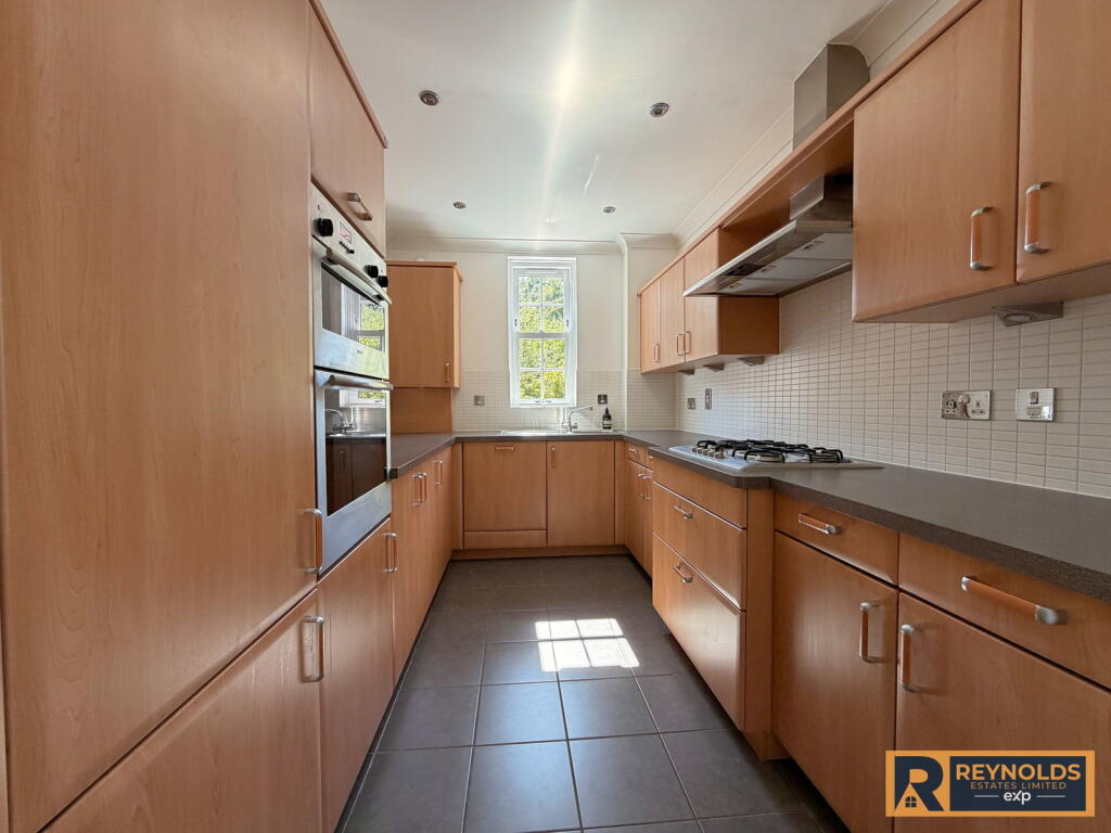 Apartment in Tonbridge and Malling, Kings Hill - More