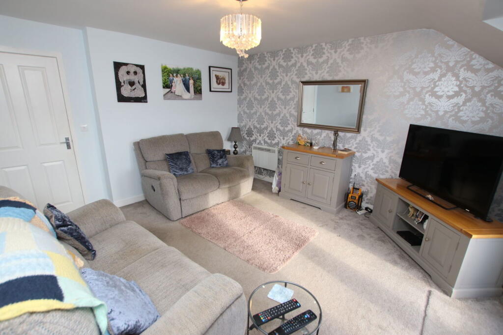 Apartment in Sheffield, Castle Green, Penistone - View 3