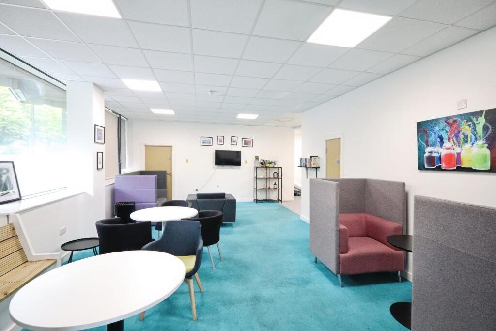 Apartment in Sheffield, Moorfoot, Broomhall - More