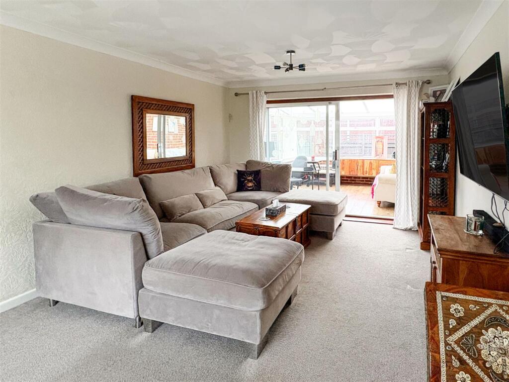 Highdown Drive, Littlehampton photo 3