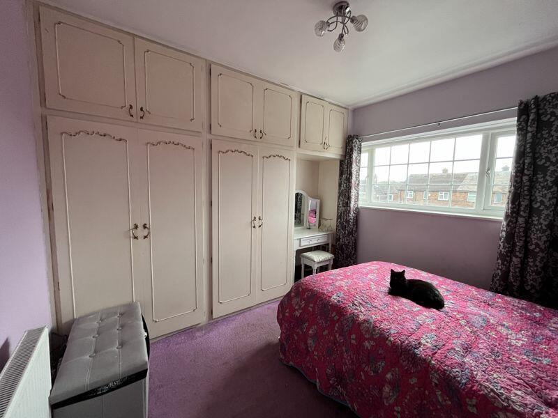 House in Leeds, Farsley - View 2
