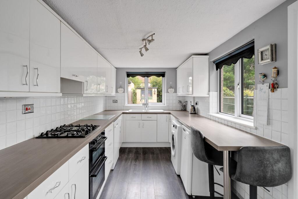 House in Dartford - More