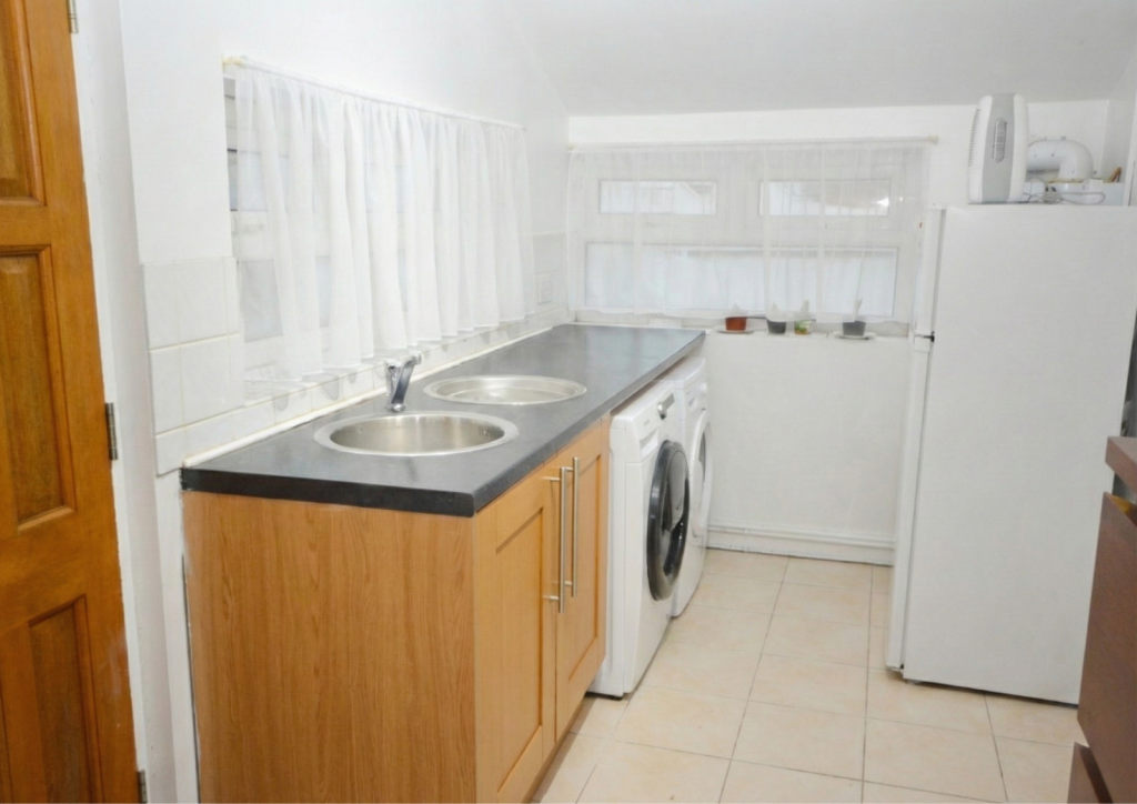 Milton Road, Prestwich, M25 1PT photo 5