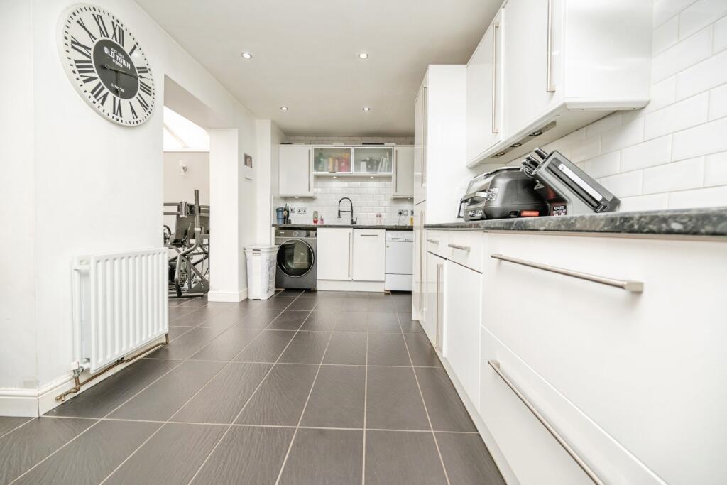 House in Dudley - View 5