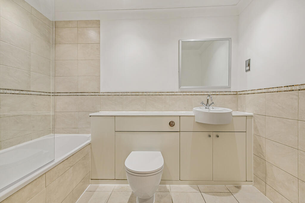 Apartment in Runnymede, Englefield Green - View 5