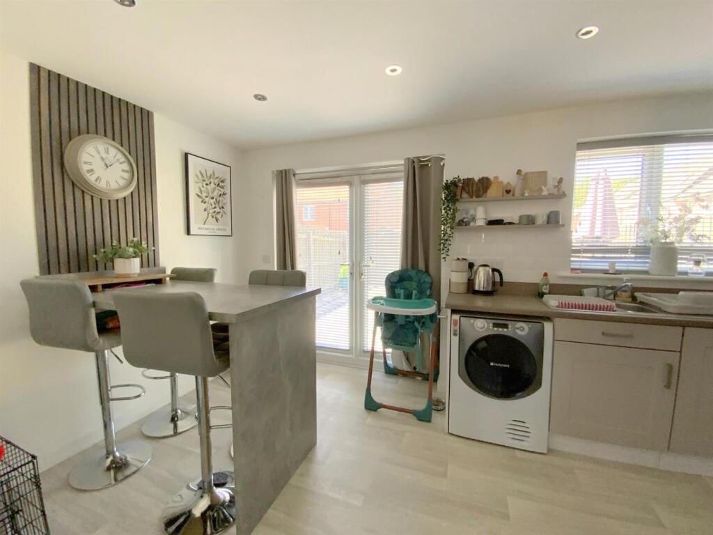 Parklands Avenue, Humberston photo 5