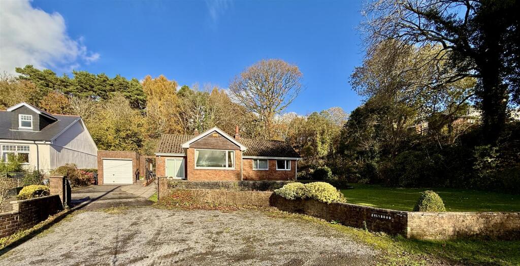 Kingsbury Place, Llwydcoed, Aberdare photo 4