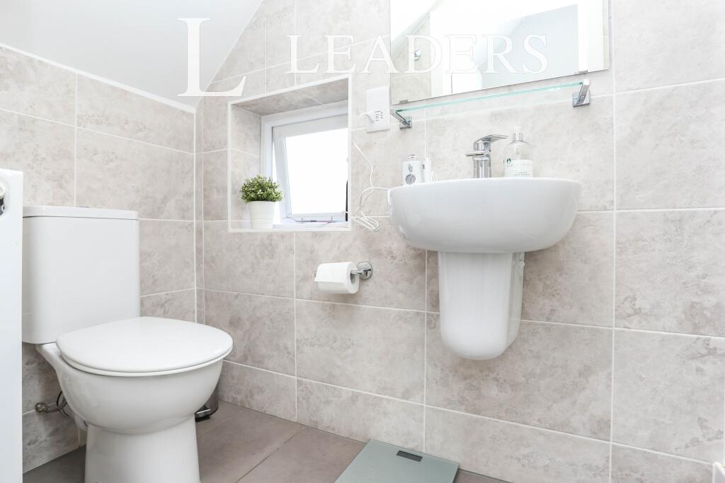 House in London - View 5