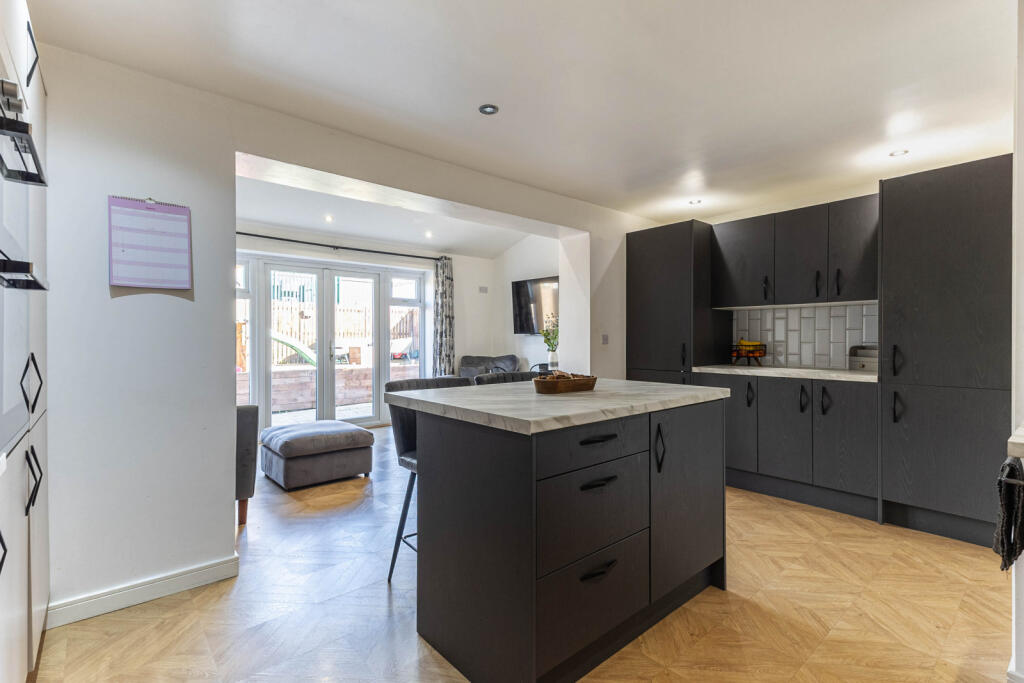 House in Wakefield - View 4