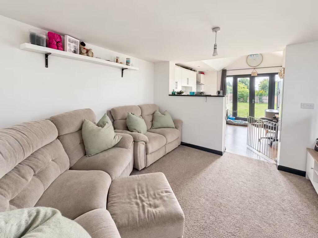 House in Rochford, Rayleigh - View 4