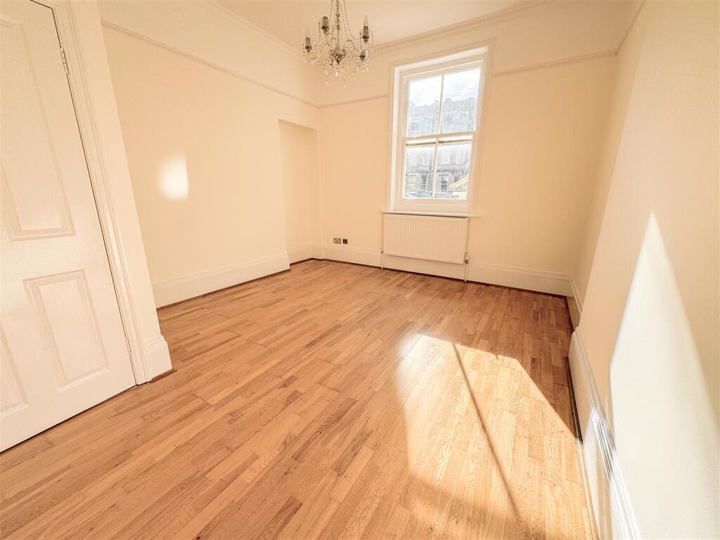 Apartment in St. Leonards-on-Sea, Bohemia - View 4