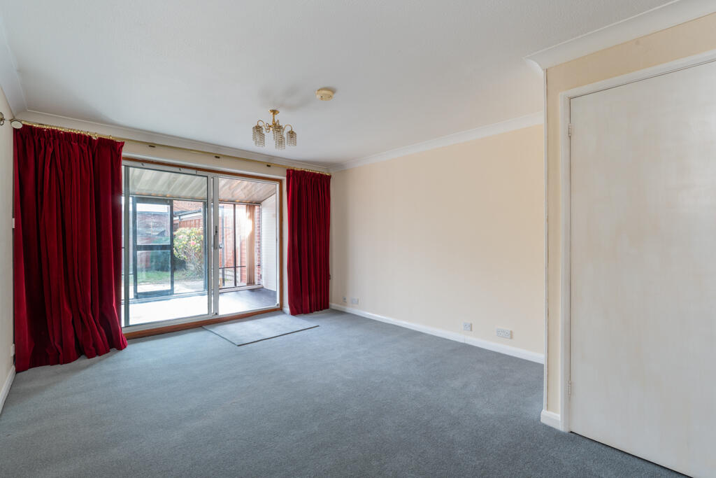 House in Southampton - More