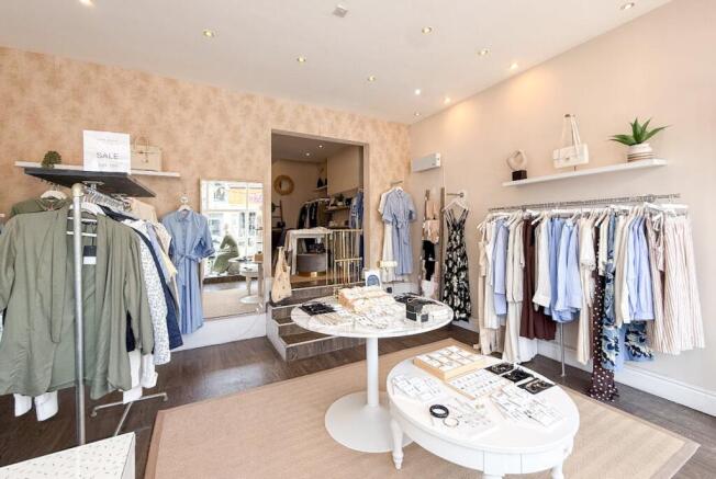 retail unit to let in Hale, Cheshire3.png