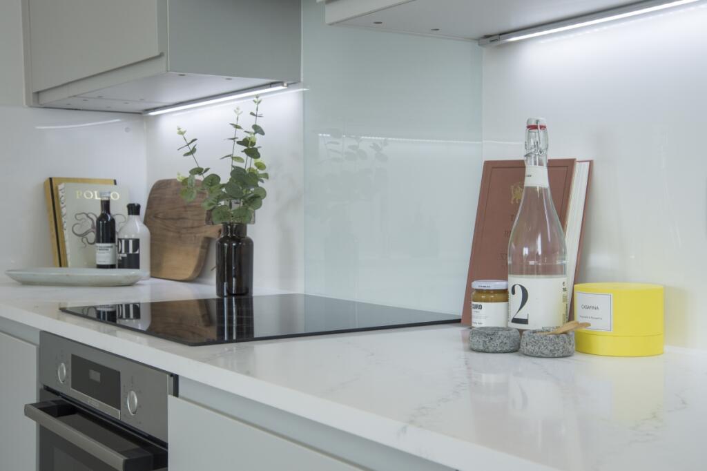 Apartment in Sutton - View 4