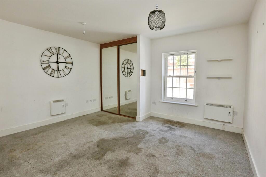 Weevil Lane, Gosport photo 3