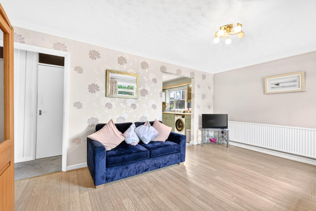 Apartment in Southend-on-Sea - View 5